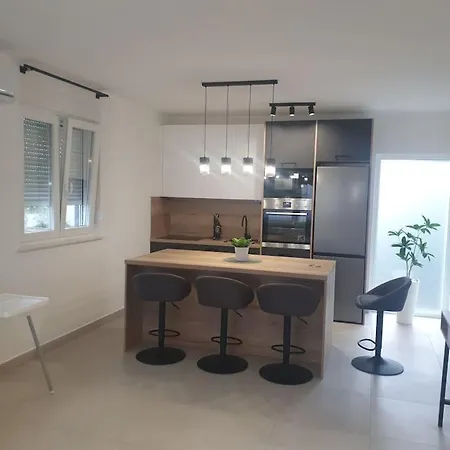 Apartament Maro *